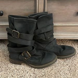 Steve Madden black wrap slouch booties